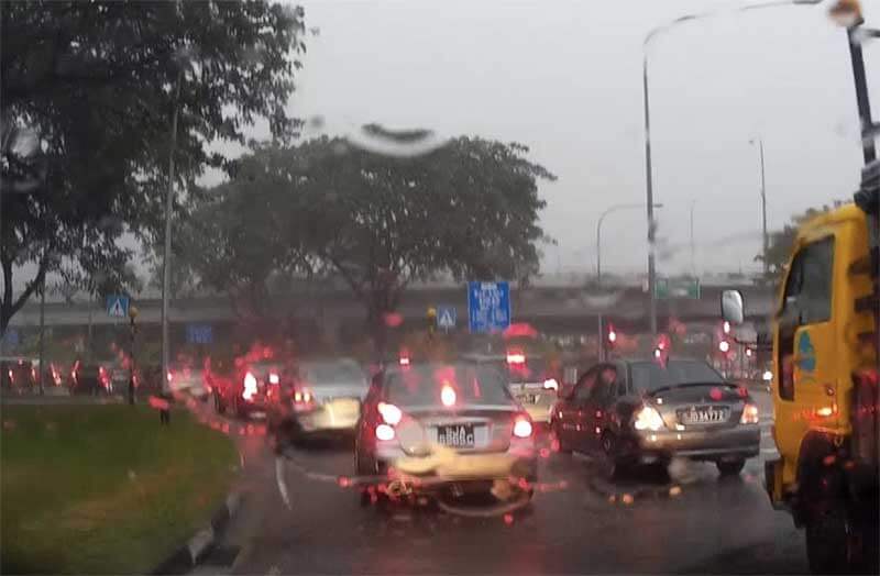 rainy days dangerous for cars
